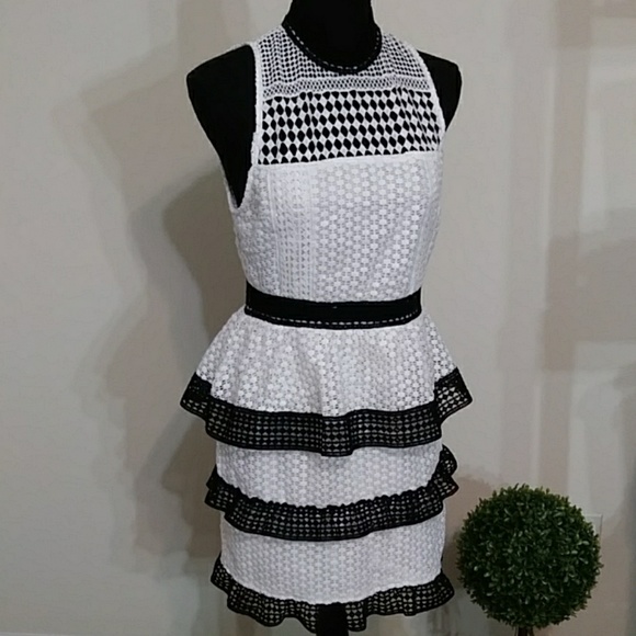 Forever 21 Dresses & Skirts - Forever 21 Black & White Sleeveless Dress